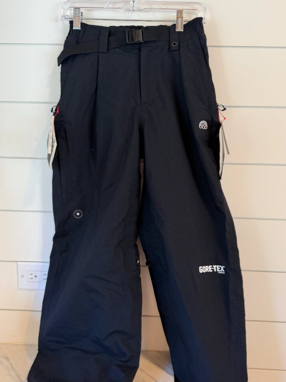 686 Women’s GORE TEX Outline Shell Snow Pants Black XS NWT